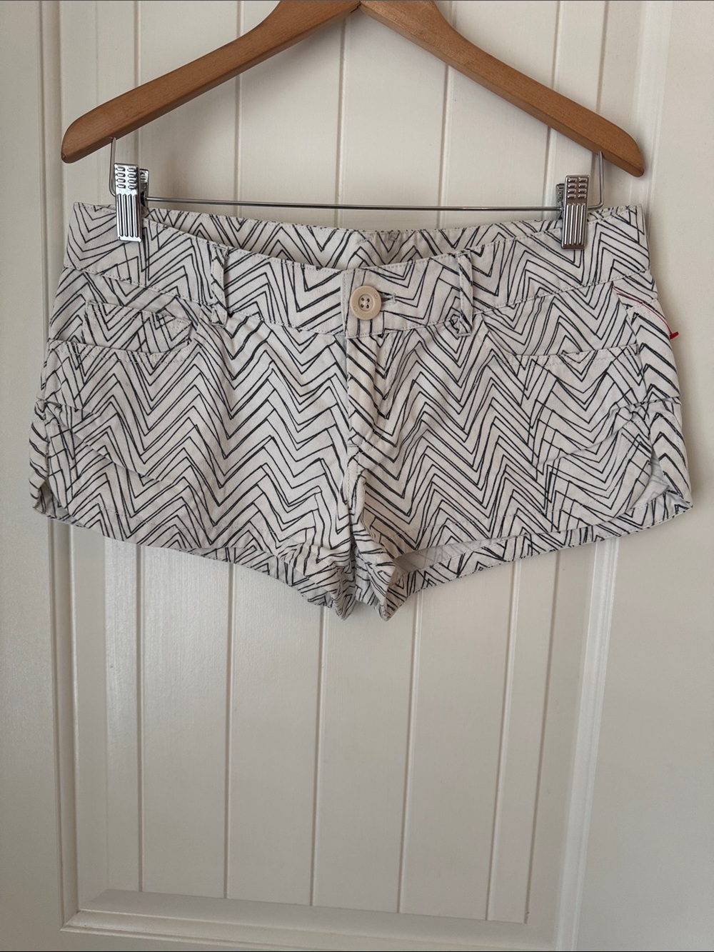 Rip Curl 2” White Chevron Print Surf Shorts